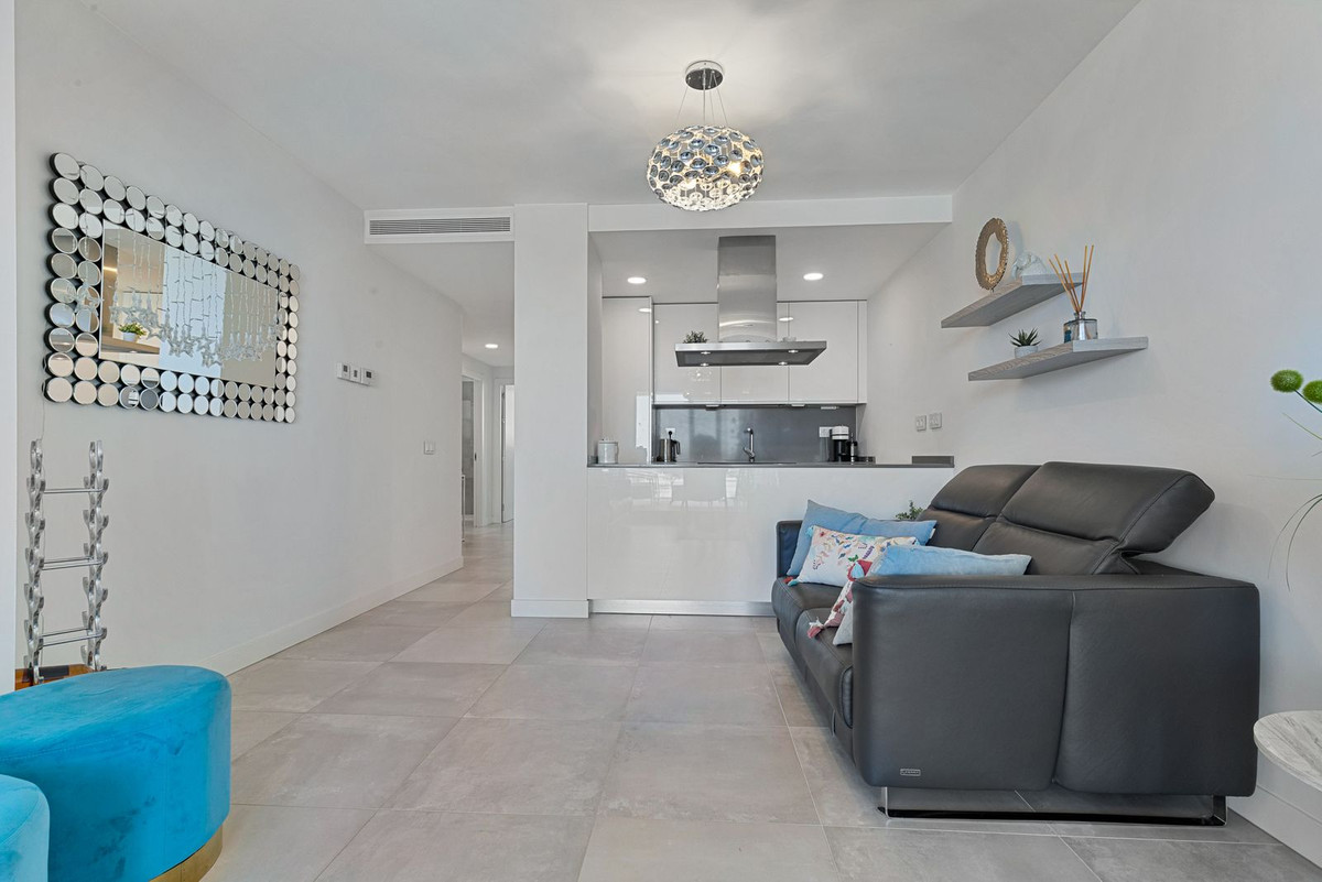2 Bed Apartment for sale in Fuengirola Costa Del Sol, Málaga, Spain