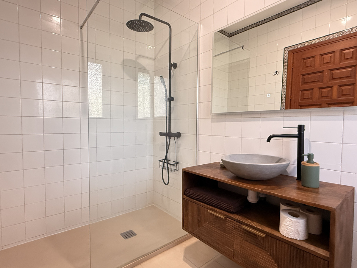 4 Bed Townhouse for sale in Estepona Costa Del Sol, Málaga, Spain