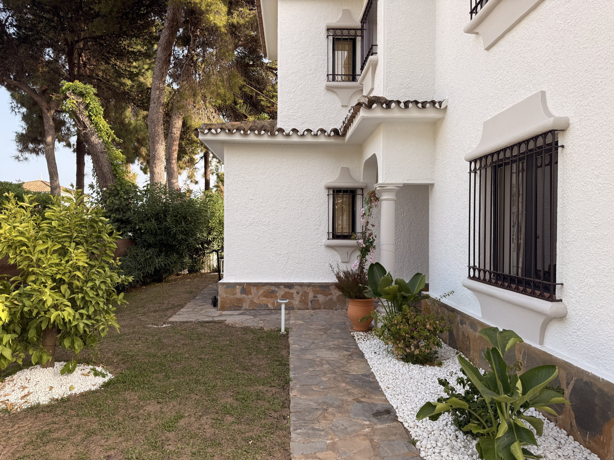4 Bed Townhouse for sale in Estepona Costa Del Sol, Málaga, Spain
