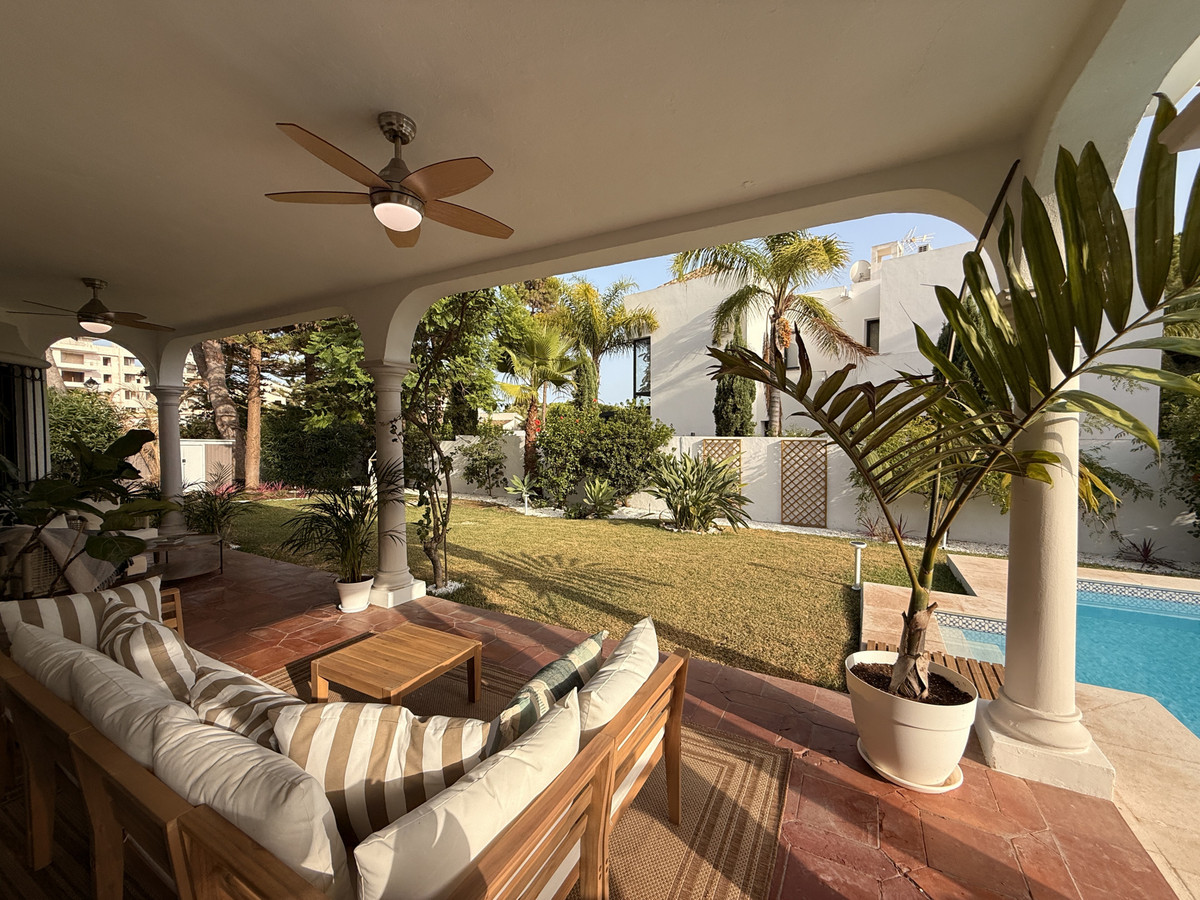 4 Bed Townhouse for sale in Estepona Costa Del Sol, Málaga, Spain