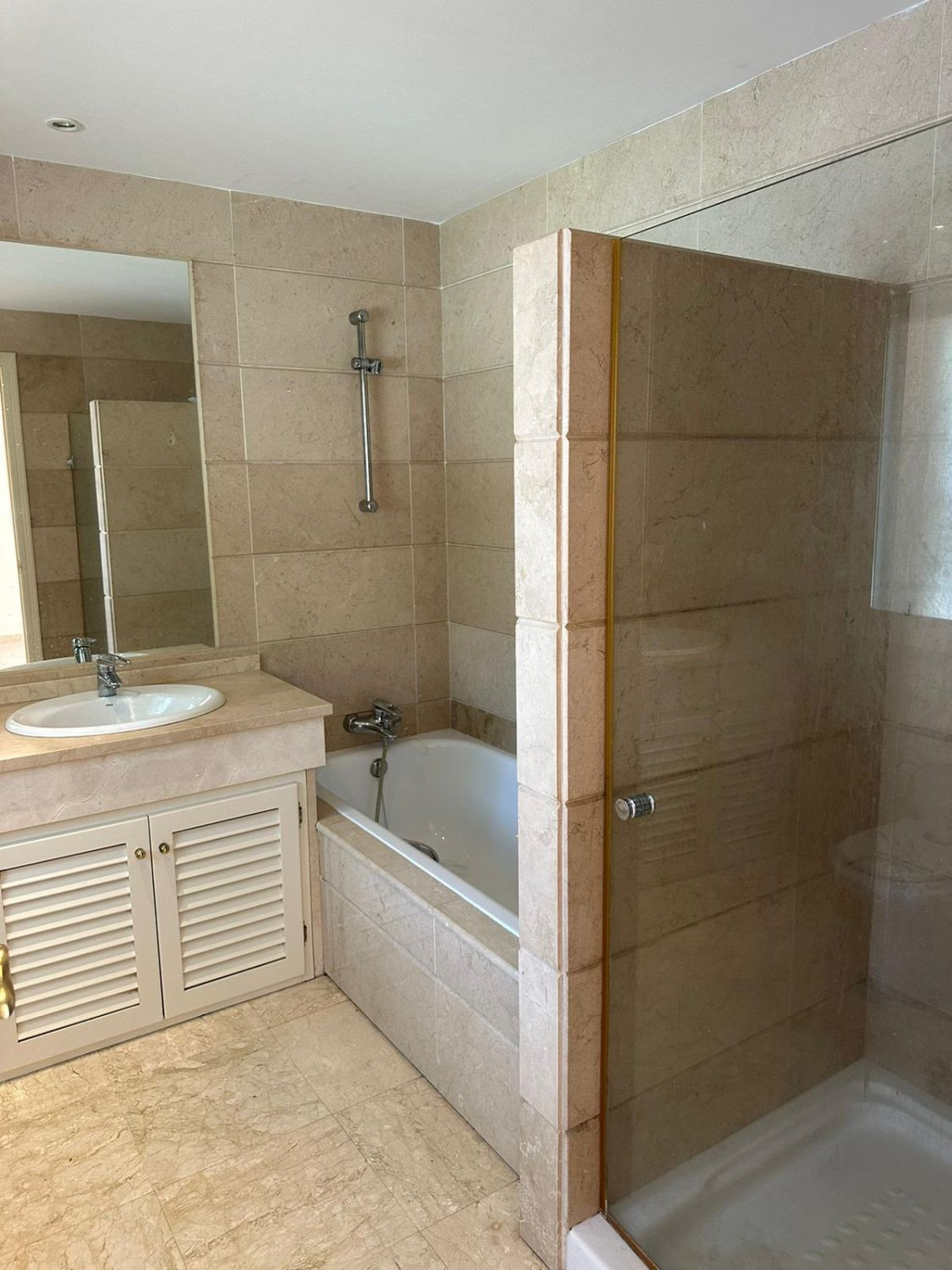 5 Bed Townhouse for sale in Nueva Andalucía Costa Del Sol, Málaga, Spain