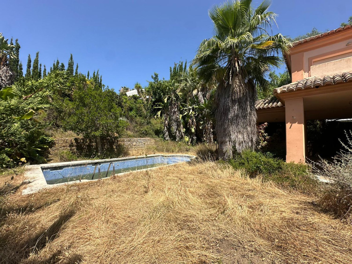5 Bed Townhouse for sale in Nueva Andalucía Costa Del Sol, Málaga, Spain