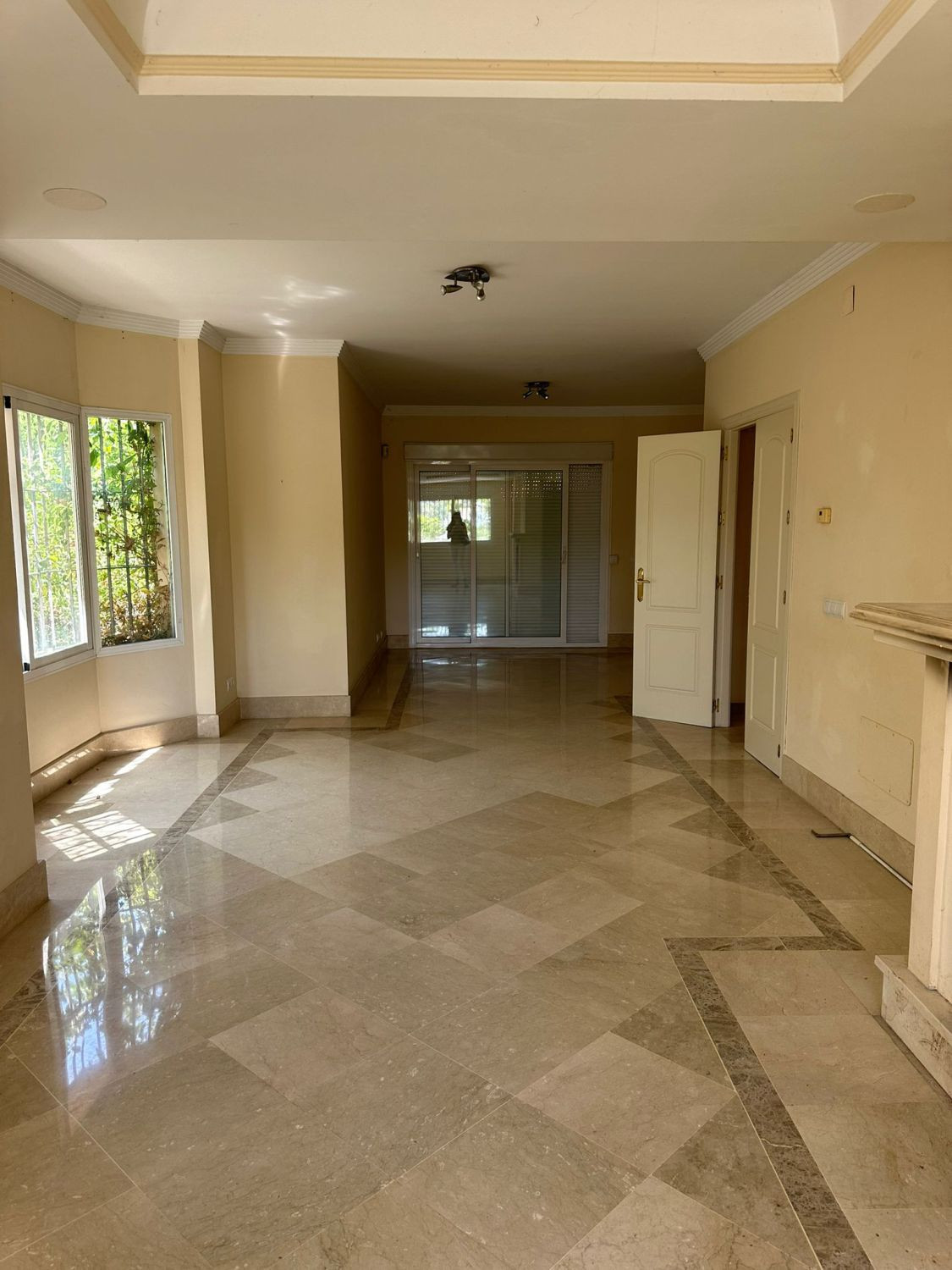 5 Bed Townhouse for sale in Nueva Andalucía Costa Del Sol, Málaga, Spain