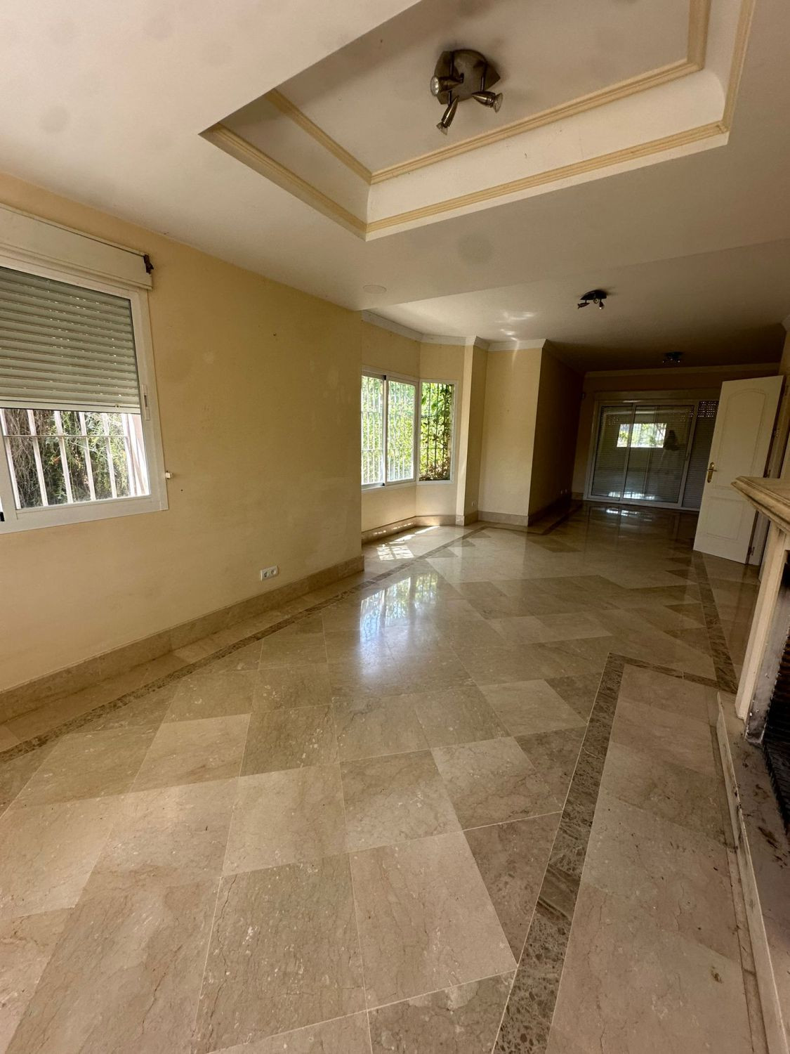5 Bed Townhouse for sale in Nueva Andalucía Costa Del Sol, Málaga, Spain