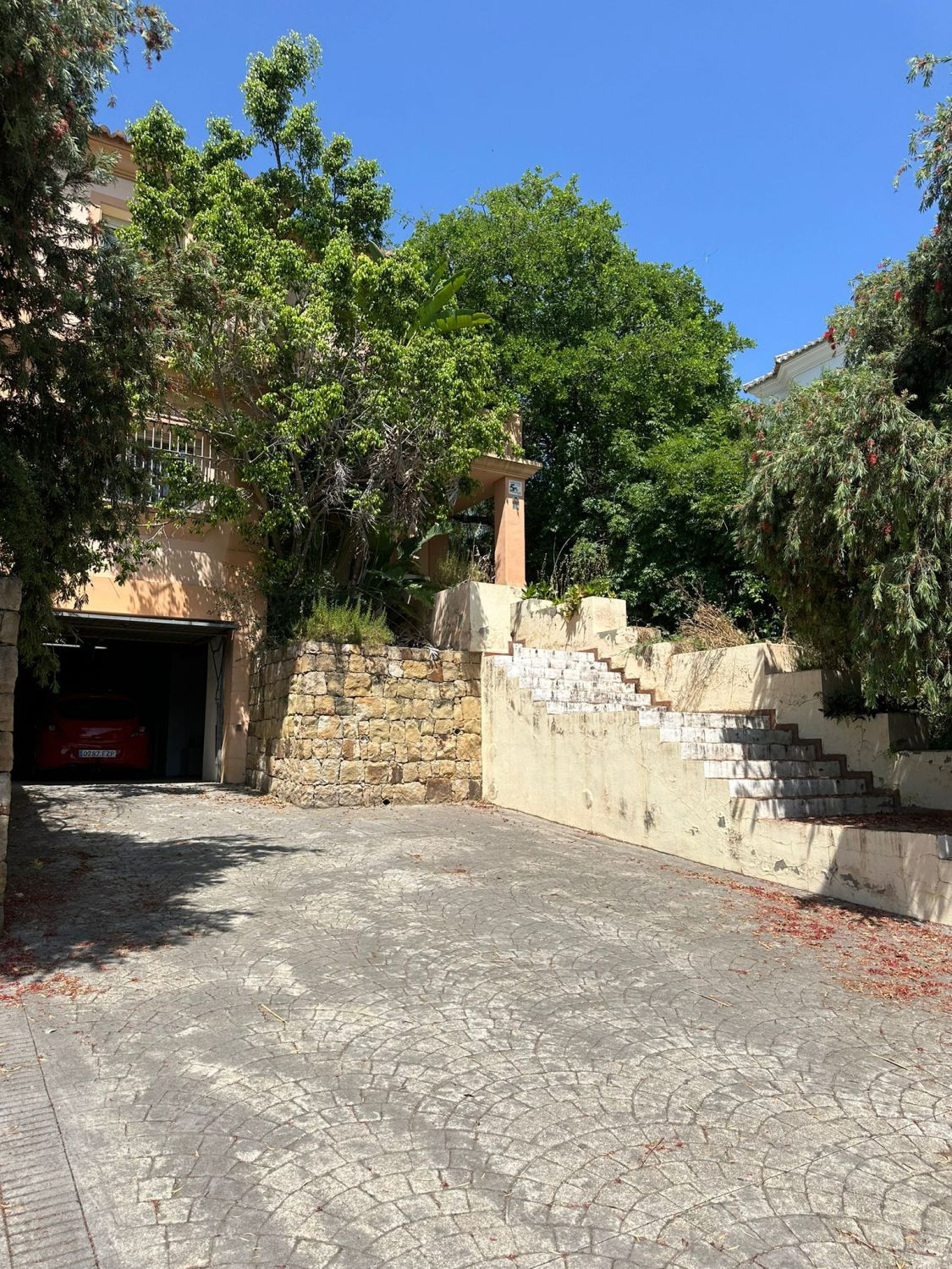 5 Bed Townhouse for sale in Nueva Andalucía Costa Del Sol, Málaga, Spain