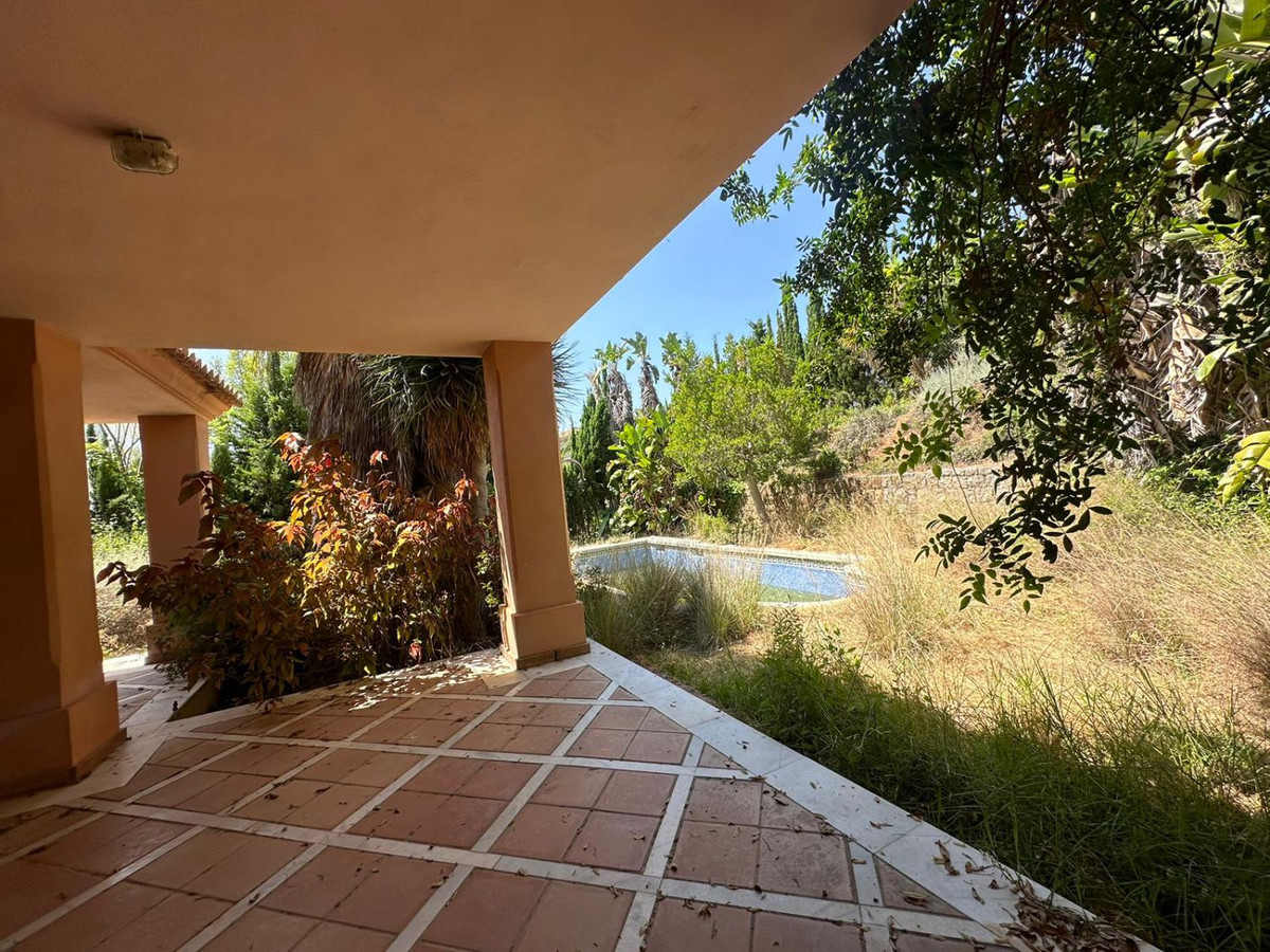 5 Bed Townhouse for sale in Nueva Andalucía Costa Del Sol, Málaga, Spain