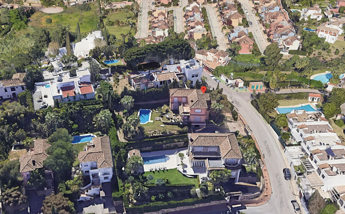 5 Bed Townhouse for sale in Nueva Andalucía Costa Del Sol, Málaga, Spain