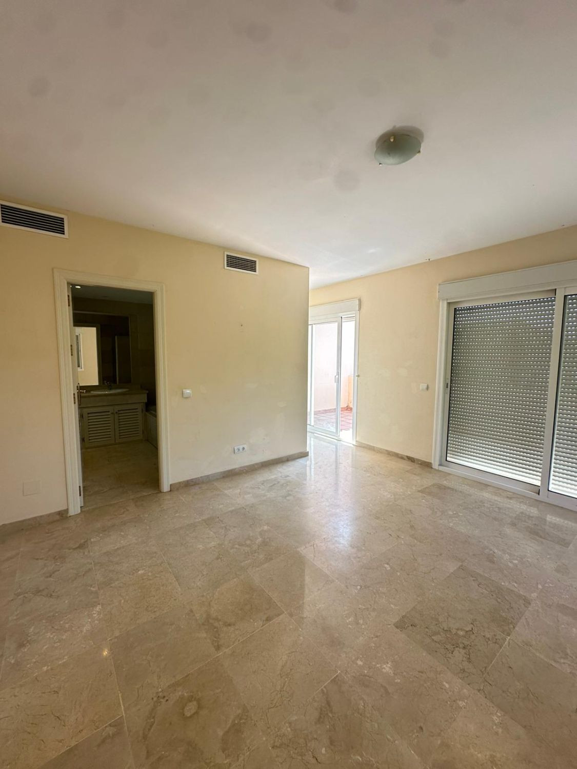 5 Bed Townhouse for sale in Nueva Andalucía Costa Del Sol, Málaga, Spain