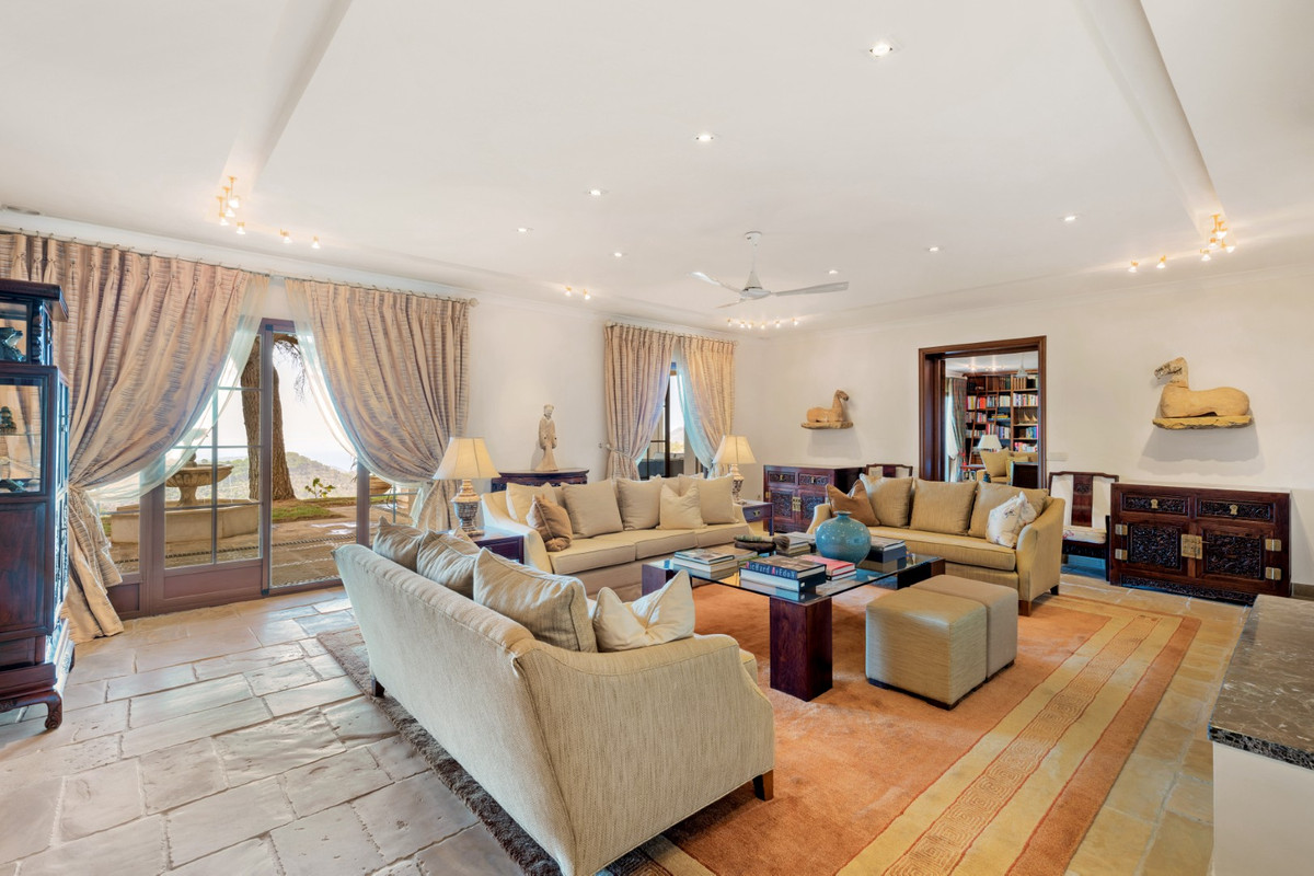 Se vende Villa - Chalet de 9 dormitorios en Costa Del Sol, Málaga, España