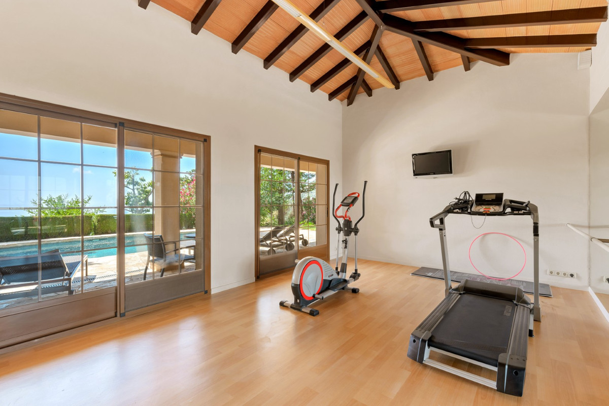 Se vende Villa - Chalet de 9 dormitorios en Costa Del Sol, Málaga, España