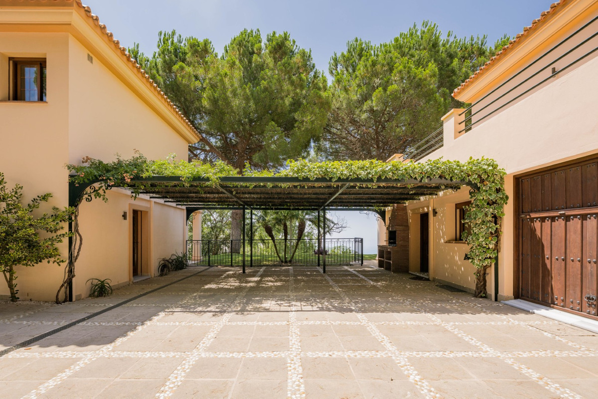 Se vende Villa - Chalet de 9 dormitorios en Costa Del Sol, Málaga, España