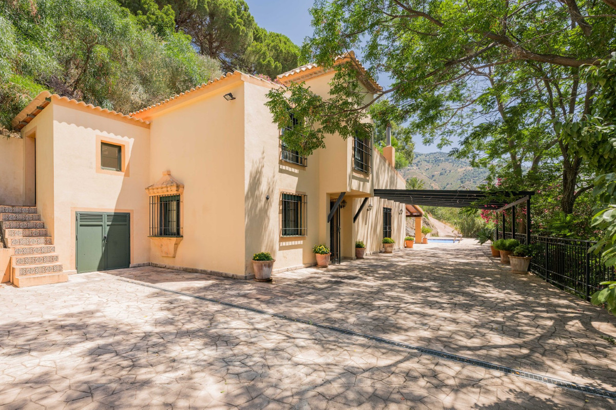 Se vende Villa - Chalet de 9 dormitorios en Costa Del Sol, Málaga, España