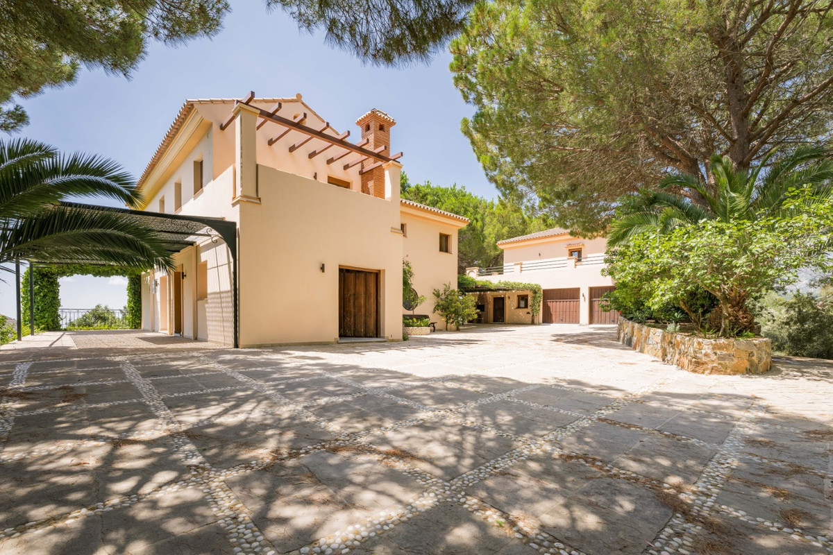 Se vende Villa - Chalet de 9 dormitorios en Costa Del Sol, Málaga, España