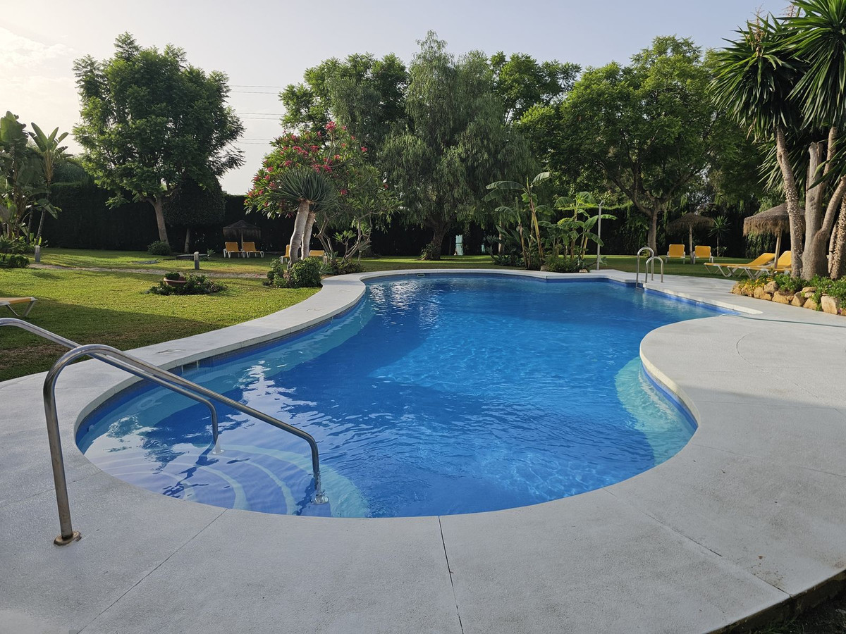 2 Bed Apartment for sale in Calahonda Costa Del Sol, Málaga, Spain
