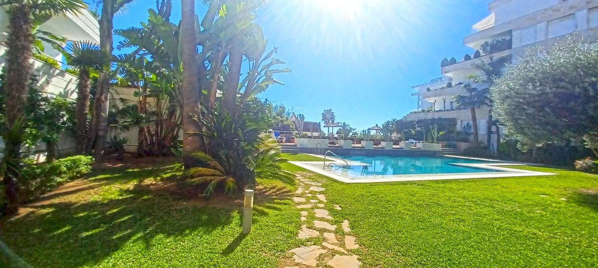 2 Bed Apartment for sale in Marbella Costa Del Sol, Málaga, Spain