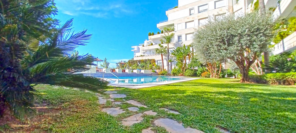 2 Bed Apartment for sale in Marbella Costa Del Sol, Málaga, Spain