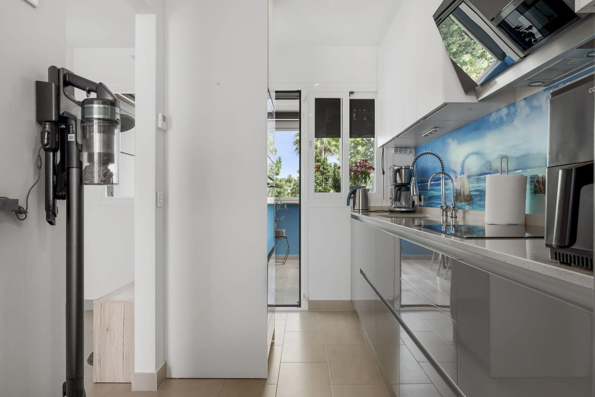 4 Bed Townhouse for sale in Estepona Costa Del Sol, Málaga, Spain