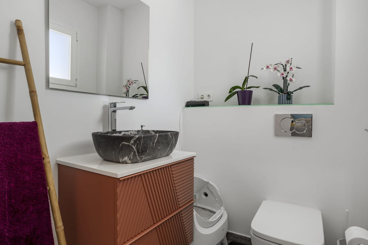 4 Bed Townhouse for sale in Estepona Costa Del Sol, Málaga, Spain