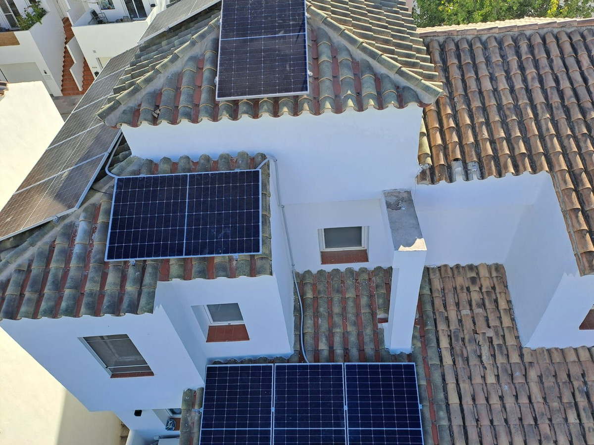 4 Bed Townhouse for sale in Estepona Costa Del Sol, Málaga, Spain