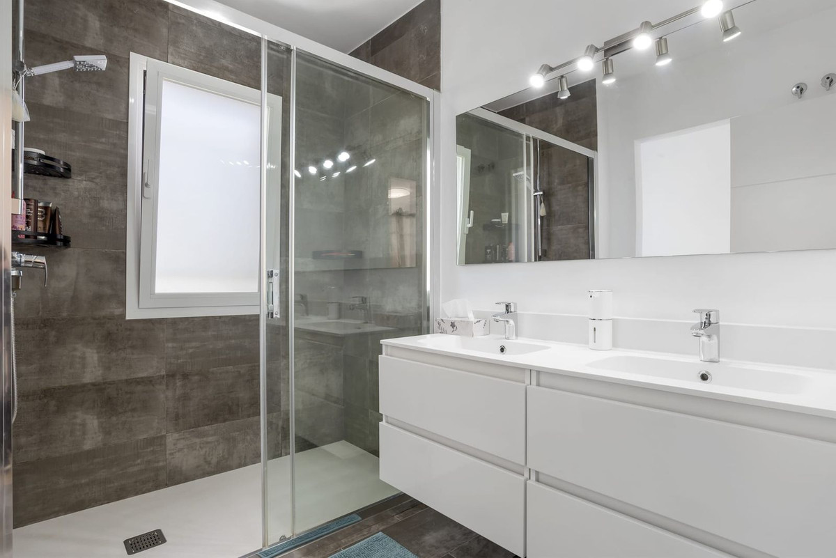 4 Bed Townhouse for sale in Estepona Costa Del Sol, Málaga, Spain