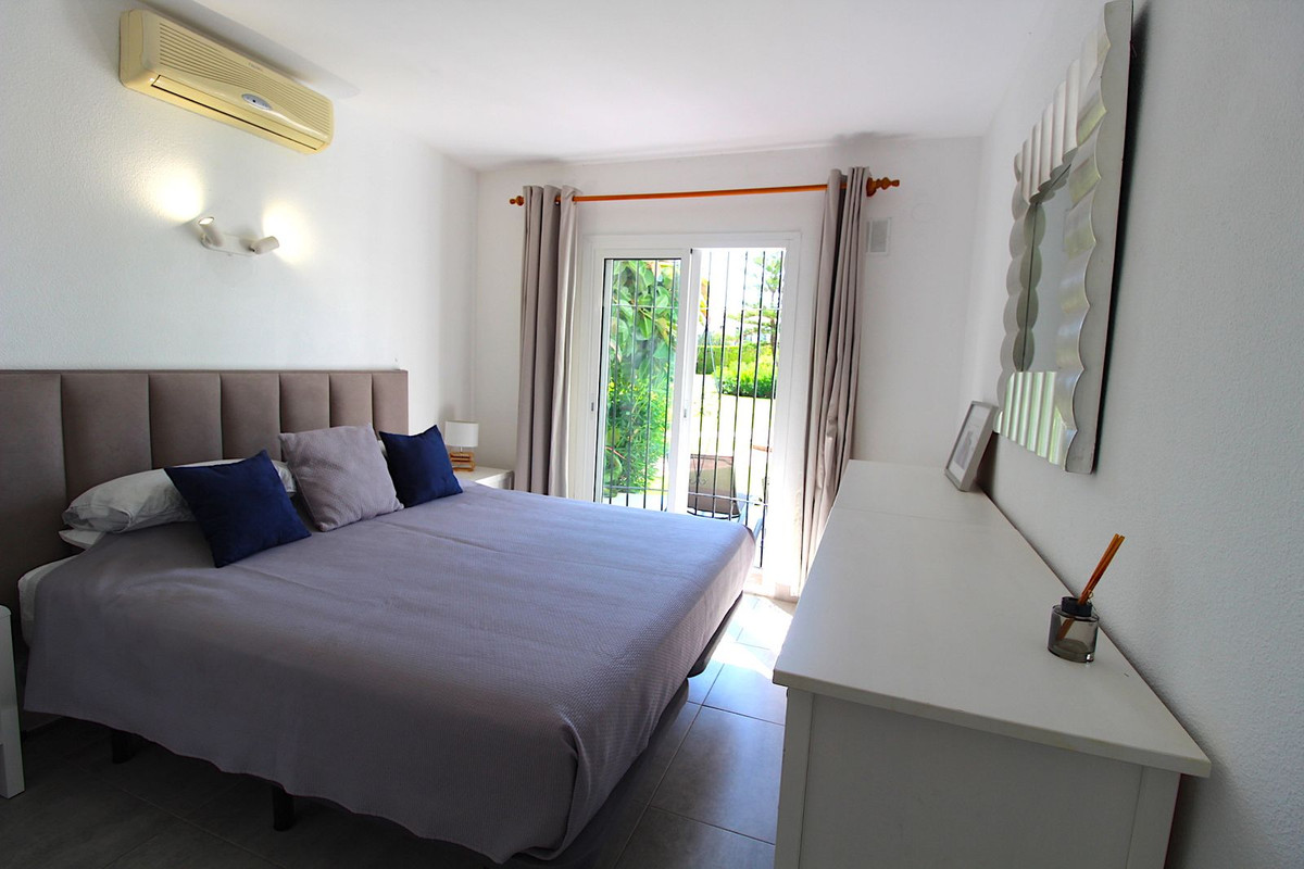 2 Bed Apartment for sale in El Paraiso Costa Del Sol, Málaga, Spain