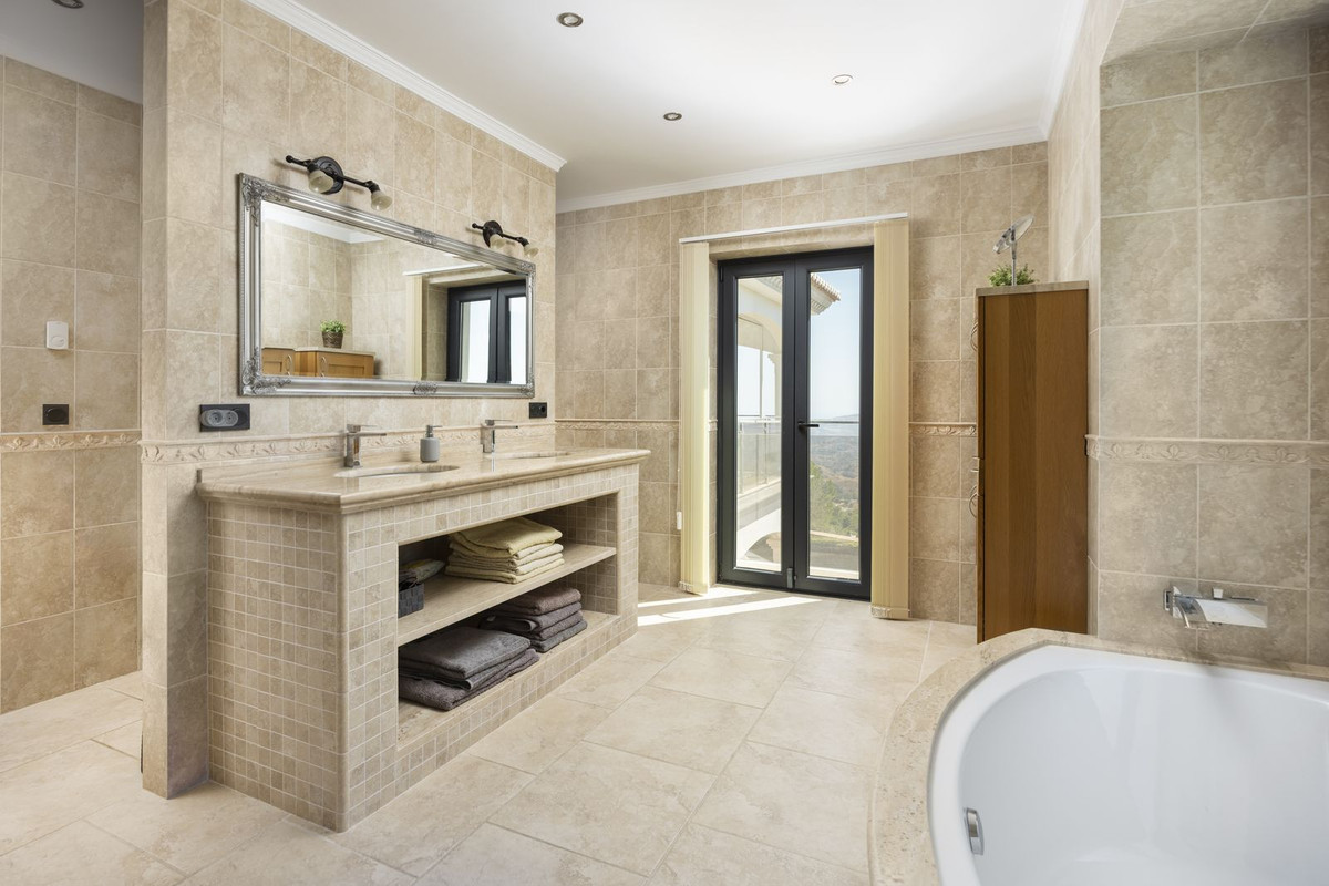 4 Bed Townhouse for sale in Mijas Costa Del Sol, Málaga, Spain