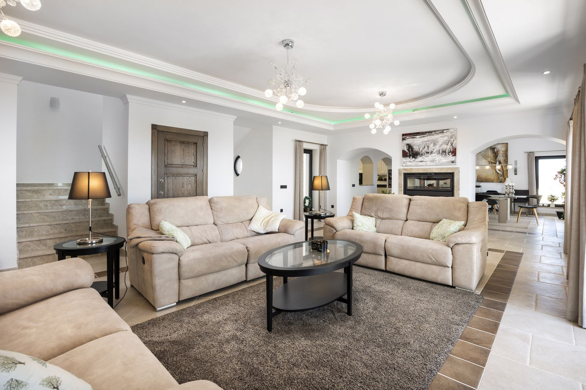 4 Bed Townhouse for sale in Mijas Costa Del Sol, Málaga, Spain