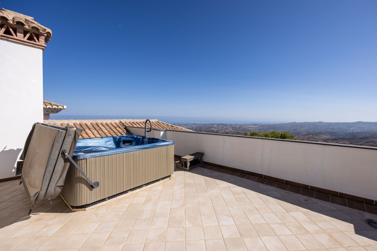 4 Bed Townhouse for sale in Mijas Costa Del Sol, Málaga, Spain