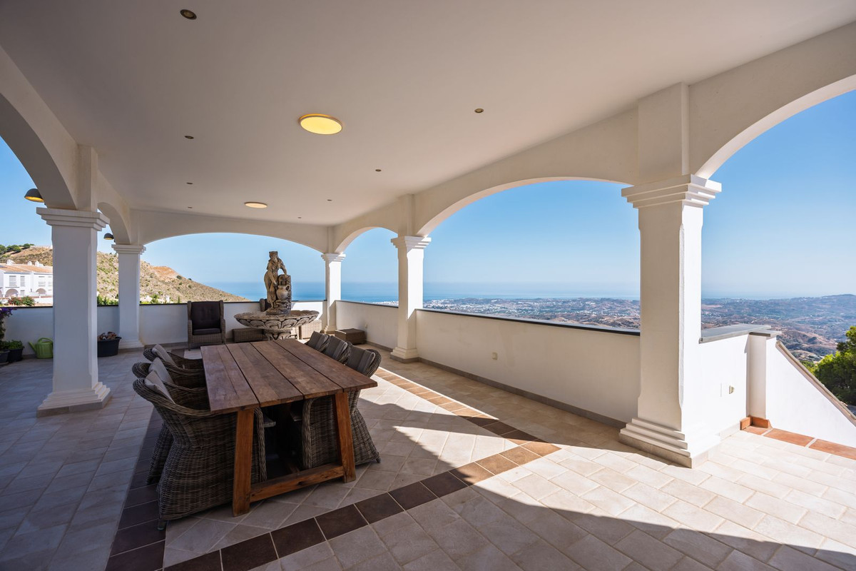 4 Bed Townhouse for sale in Mijas Costa Del Sol, Málaga, Spain