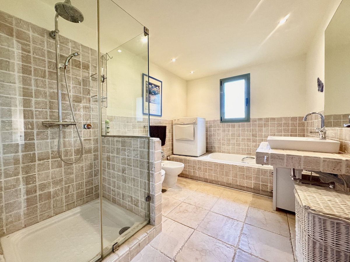 3 Bed Apartment for sale in Los Flamingos Costa Del Sol, Málaga, Spain