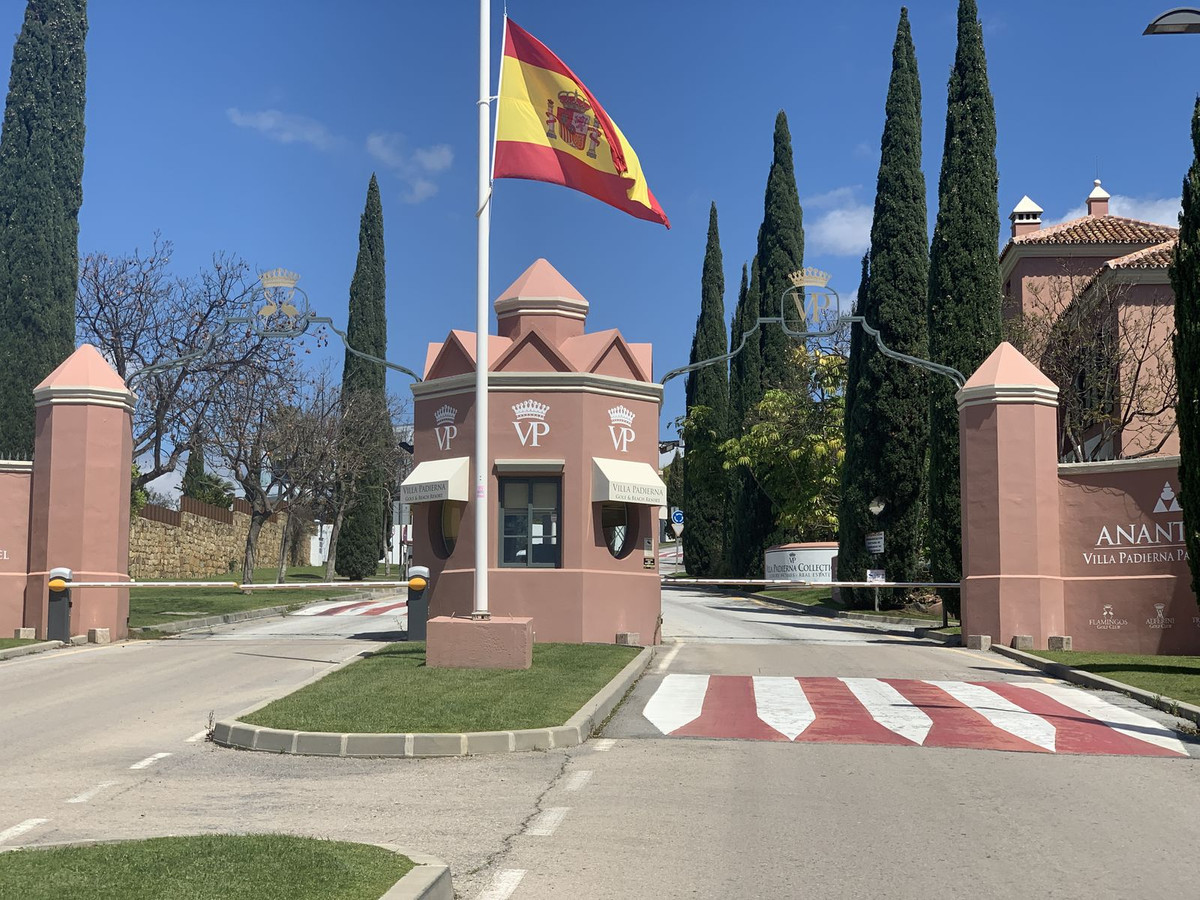 3 Bed Apartment for sale in Los Flamingos Costa Del Sol, Málaga, Spain