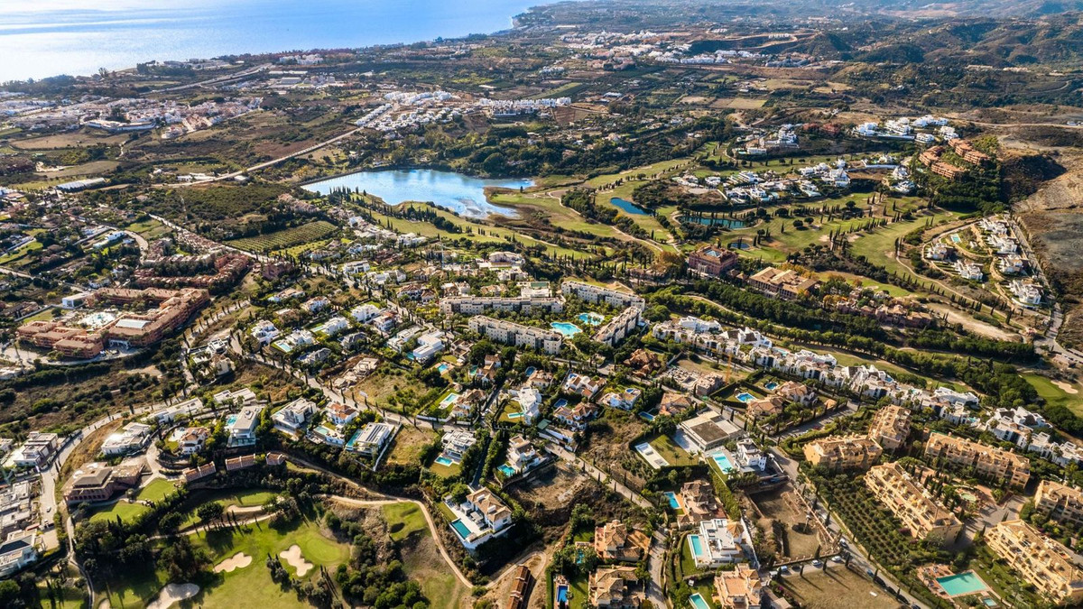 3 Bed Apartment for sale in Los Flamingos Costa Del Sol, Málaga, Spain