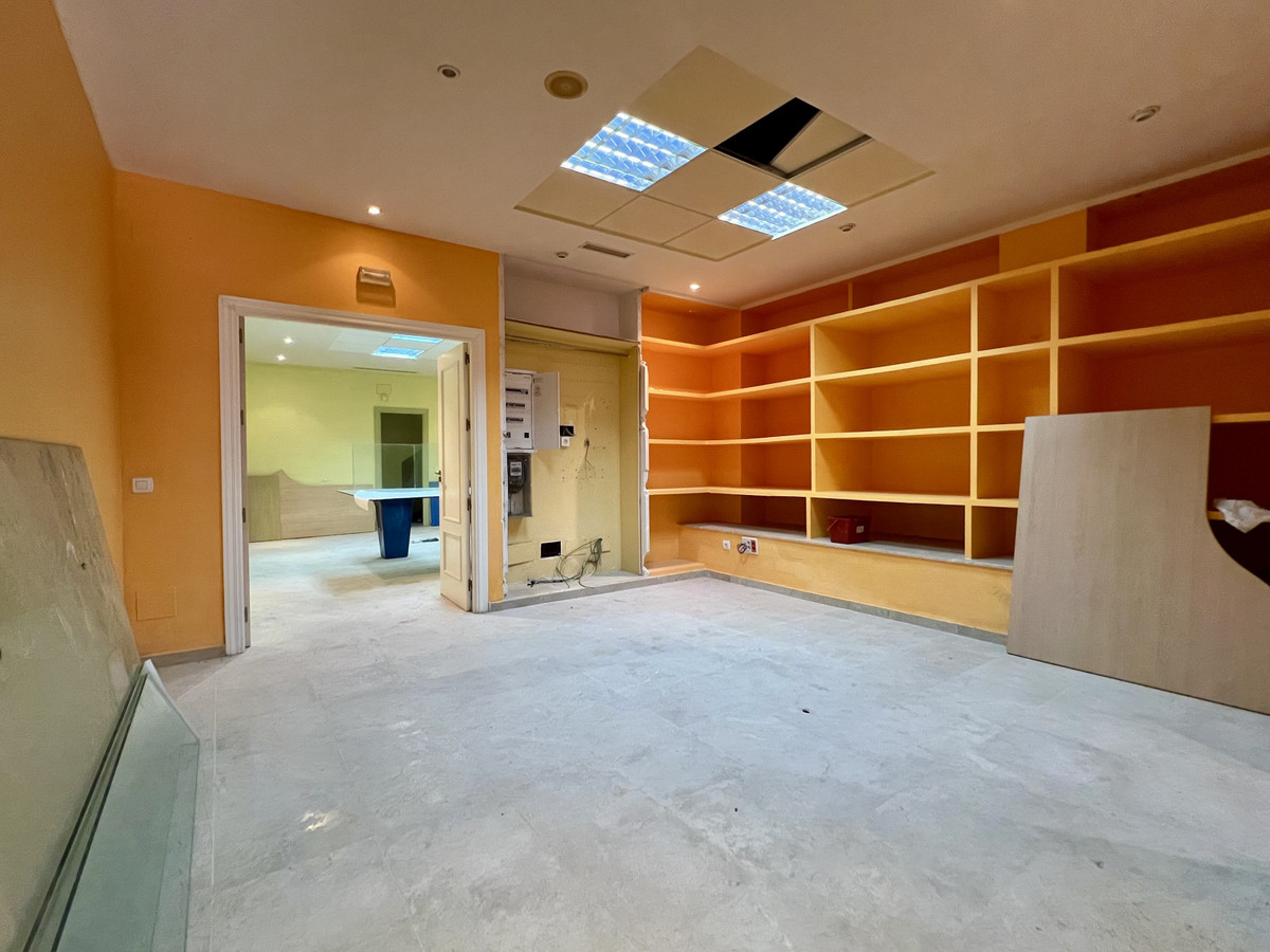Se vende Local comercial  en Costa Del Sol, Málaga, España