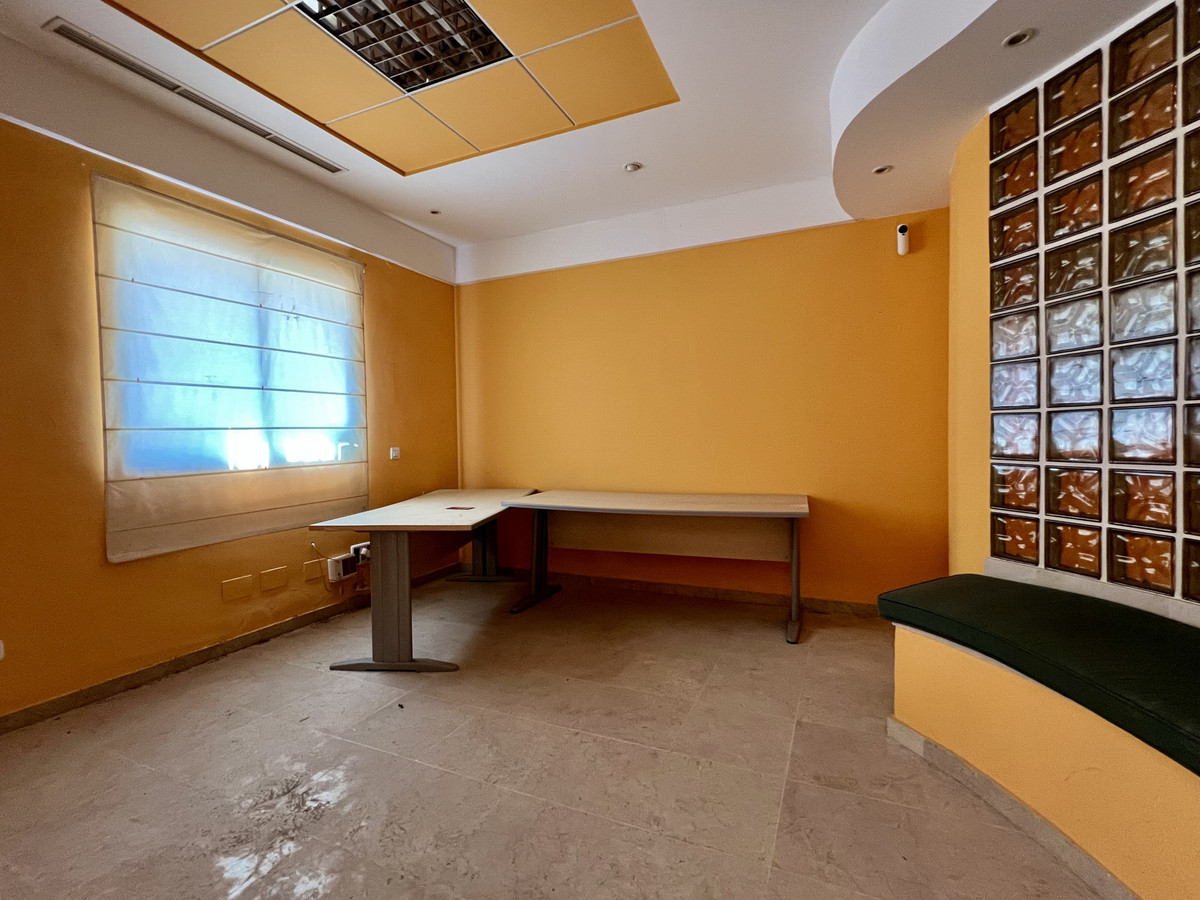 Se vende Local comercial  en Costa Del Sol, Málaga, España