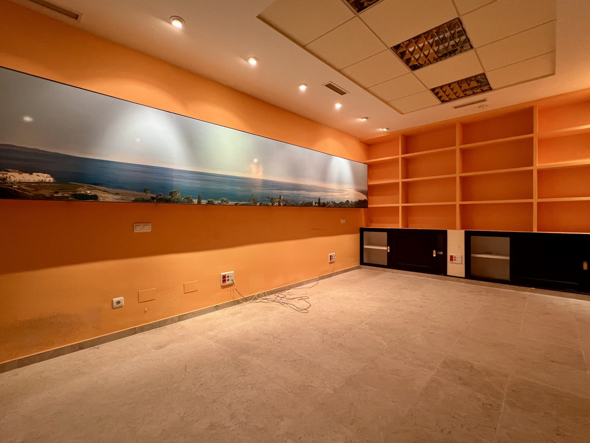 Se vende Local comercial  en Costa Del Sol, Málaga, España