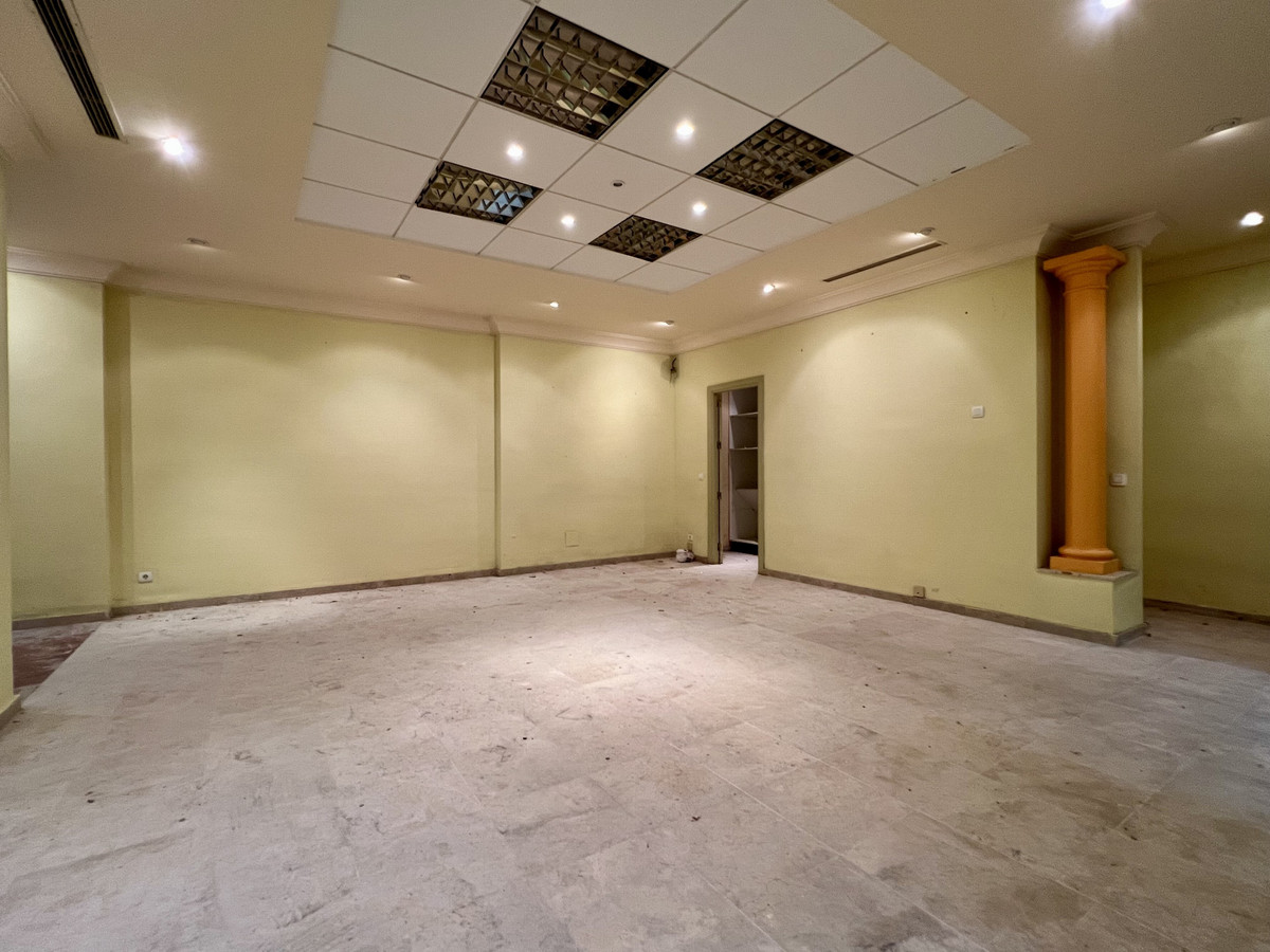 Se vende Local comercial  en Costa Del Sol, Málaga, España