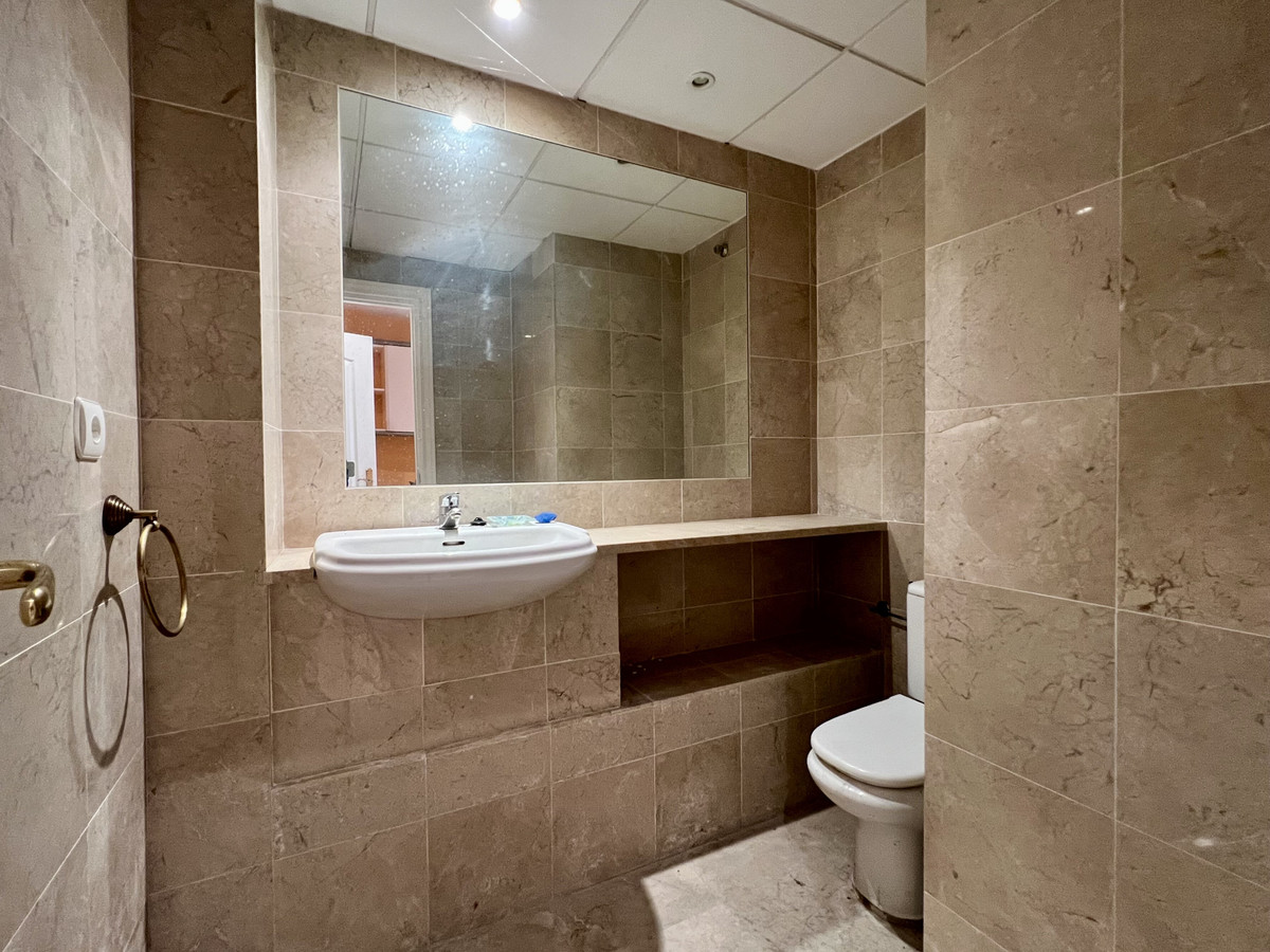 Se vende Local comercial  en Costa Del Sol, Málaga, España