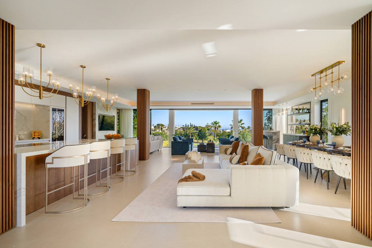 Se vende Villa - Chalet de 6 dormitorios en Costa Del Sol, Málaga, España
