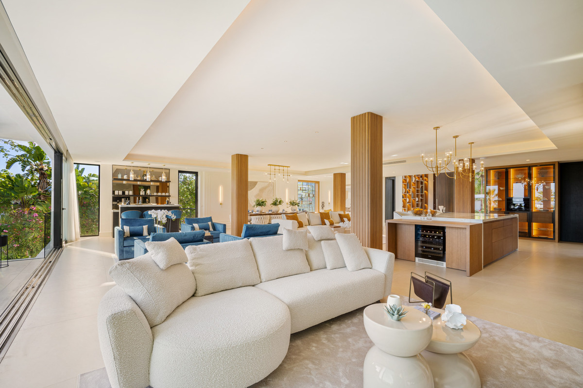 Se vende Villa - Chalet de 6 dormitorios en Costa Del Sol, Málaga, España
