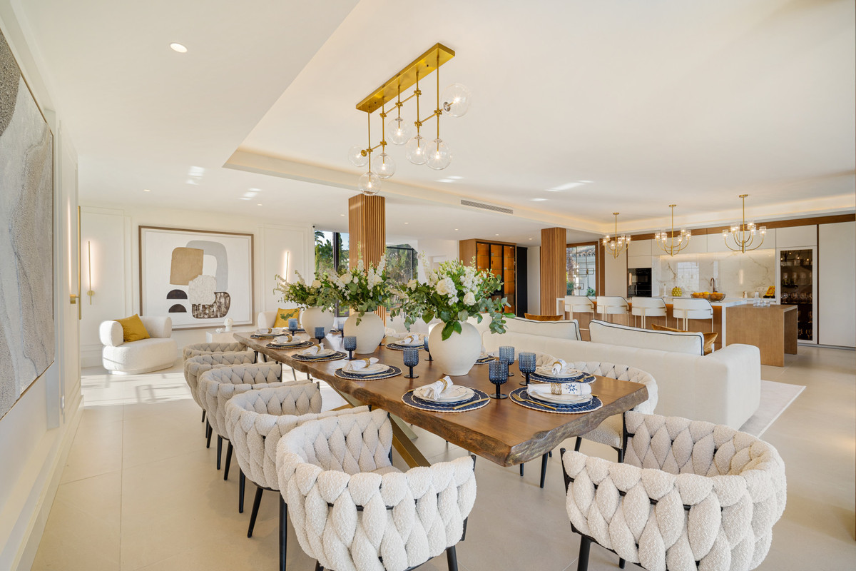 Se vende Villa - Chalet de 6 dormitorios en Costa Del Sol, Málaga, España