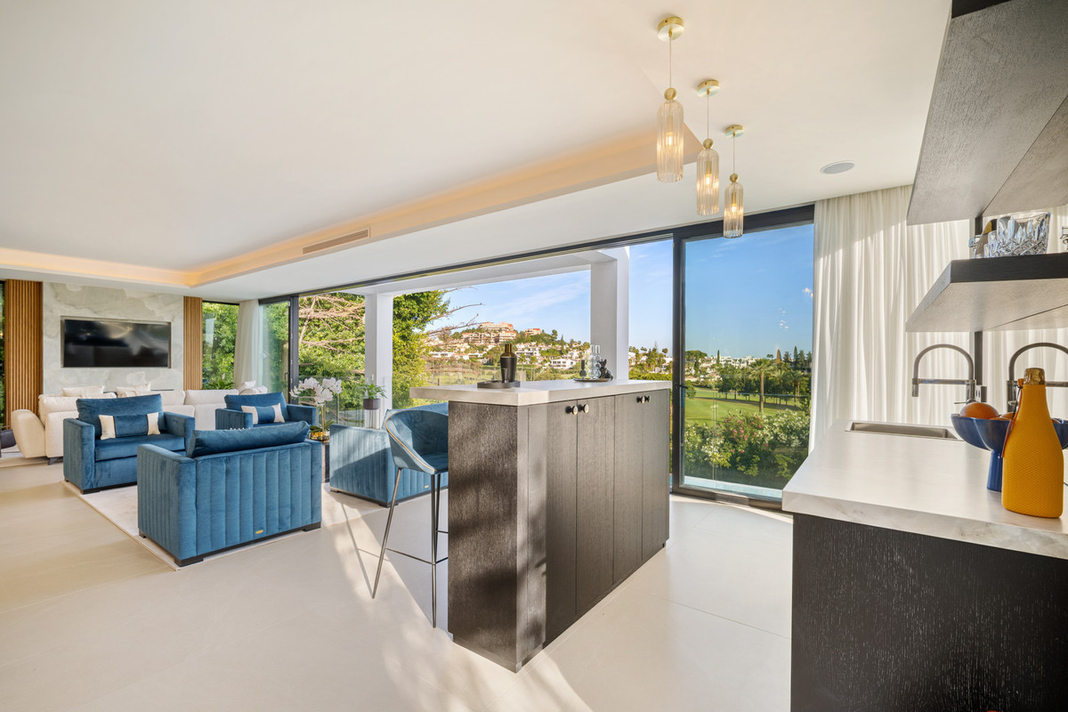 Se vende Villa - Chalet de 6 dormitorios en Costa Del Sol, Málaga, España
