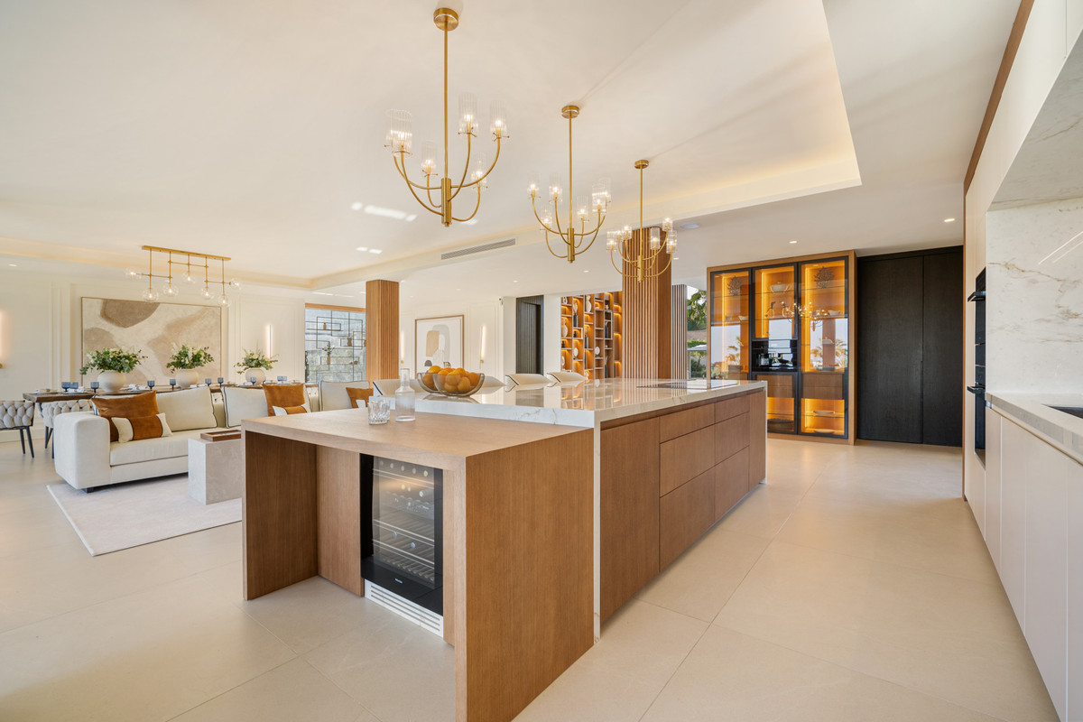 Se vende Villa - Chalet de 6 dormitorios en Costa Del Sol, Málaga, España