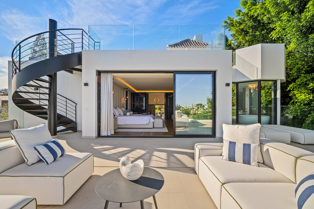 Se vende Villa - Chalet de 6 dormitorios en Costa Del Sol, Málaga, España