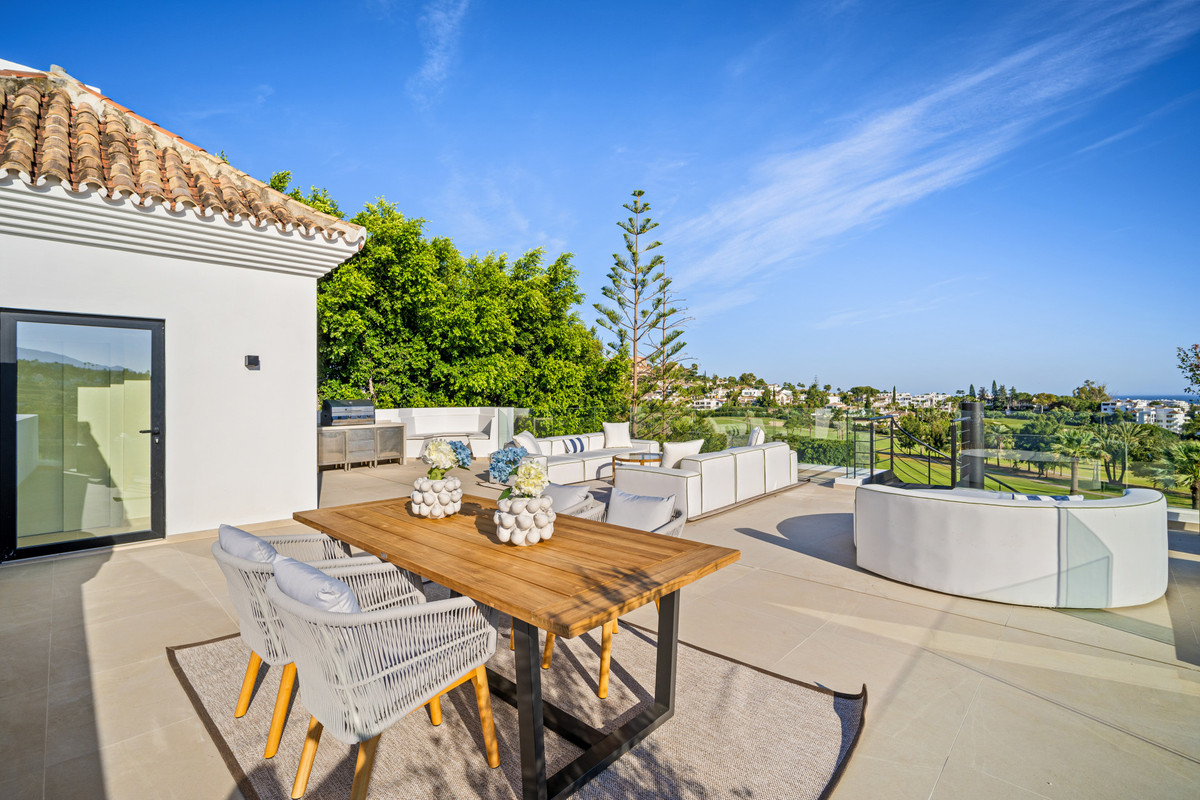 Se vende Villa - Chalet de 6 dormitorios en Costa Del Sol, Málaga, España