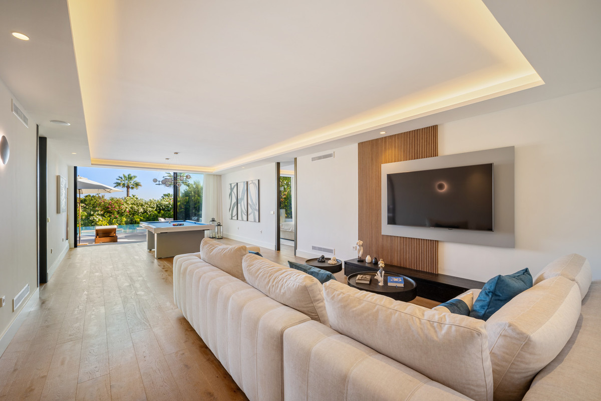 Se vende Villa - Chalet de 6 dormitorios en Costa Del Sol, Málaga, España