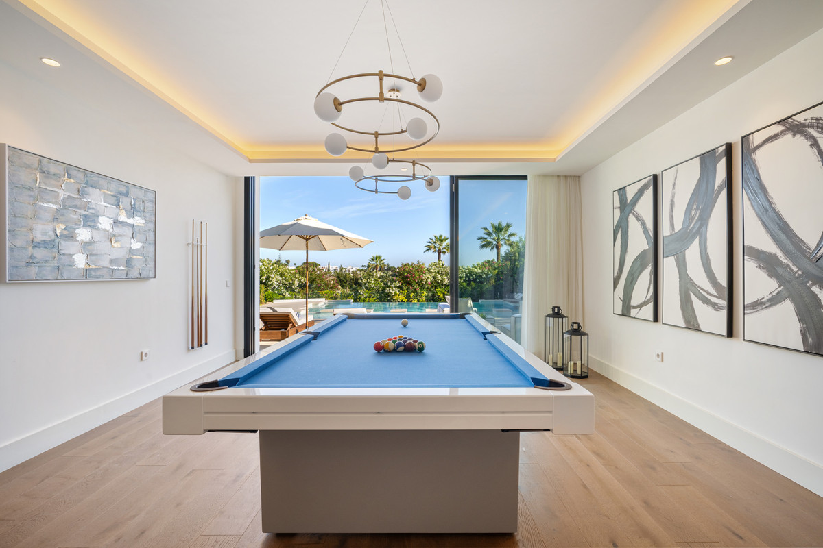 Se vende Villa - Chalet de 6 dormitorios en Costa Del Sol, Málaga, España