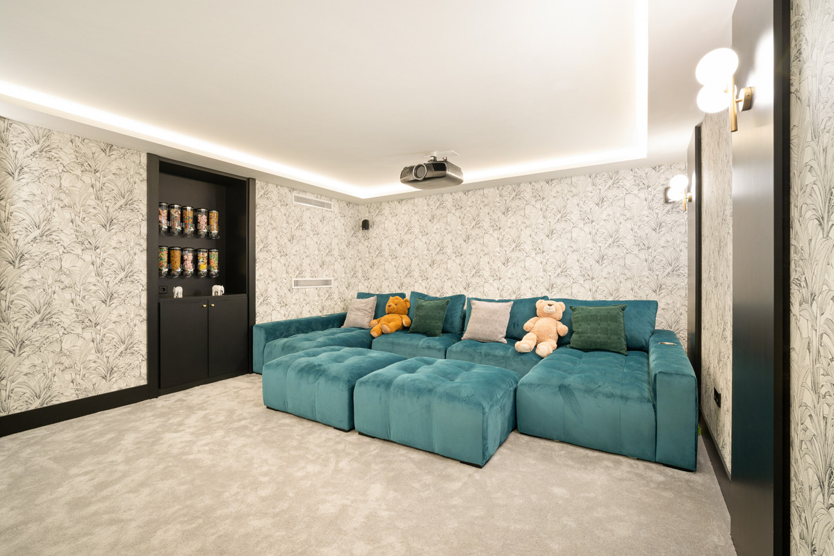Se vende Villa - Chalet de 6 dormitorios en Costa Del Sol, Málaga, España