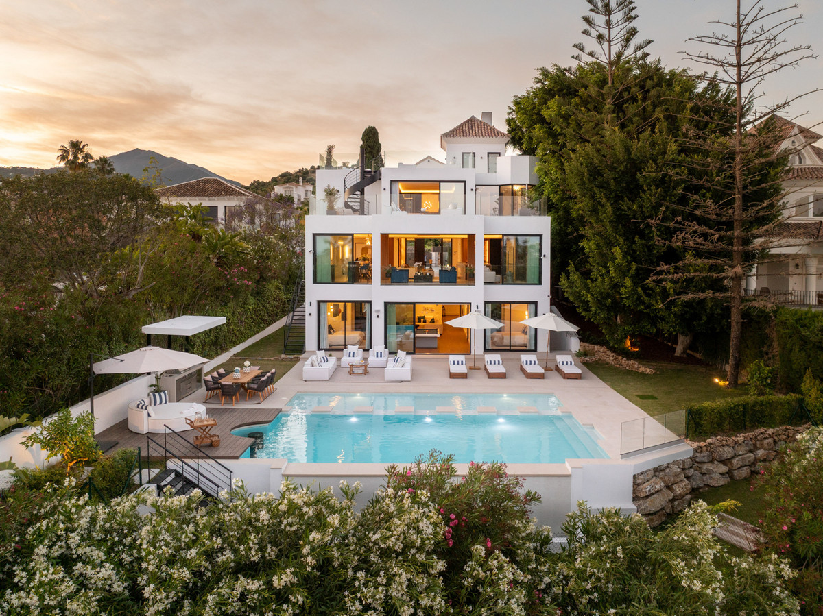 Se vende Villa - Chalet de 6 dormitorios en Costa Del Sol, Málaga, España
