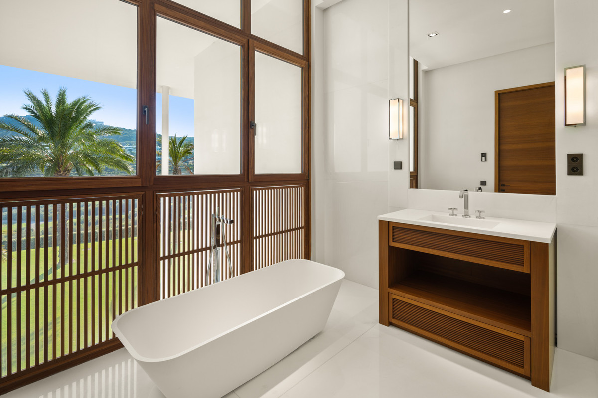 Se vende Villa - Chalet de 6 dormitorios en Costa Del Sol, Málaga, España