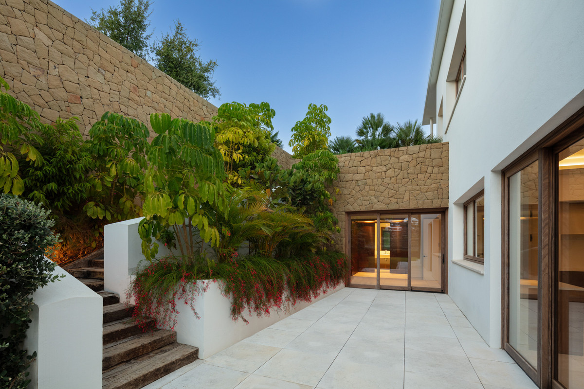 Se vende Villa - Chalet de 6 dormitorios en Costa Del Sol, Málaga, España